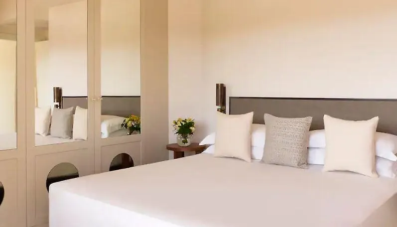 *****  Baia Di Chia Resort Sardinia, Curio Collection By Hilton Italië